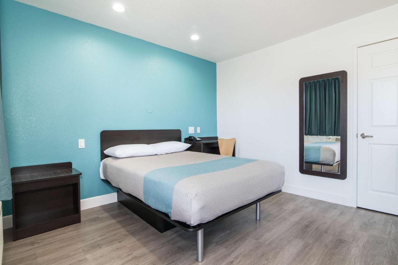 Motel 6-Moreno Valley, Ca - Perris Экстерьер фото